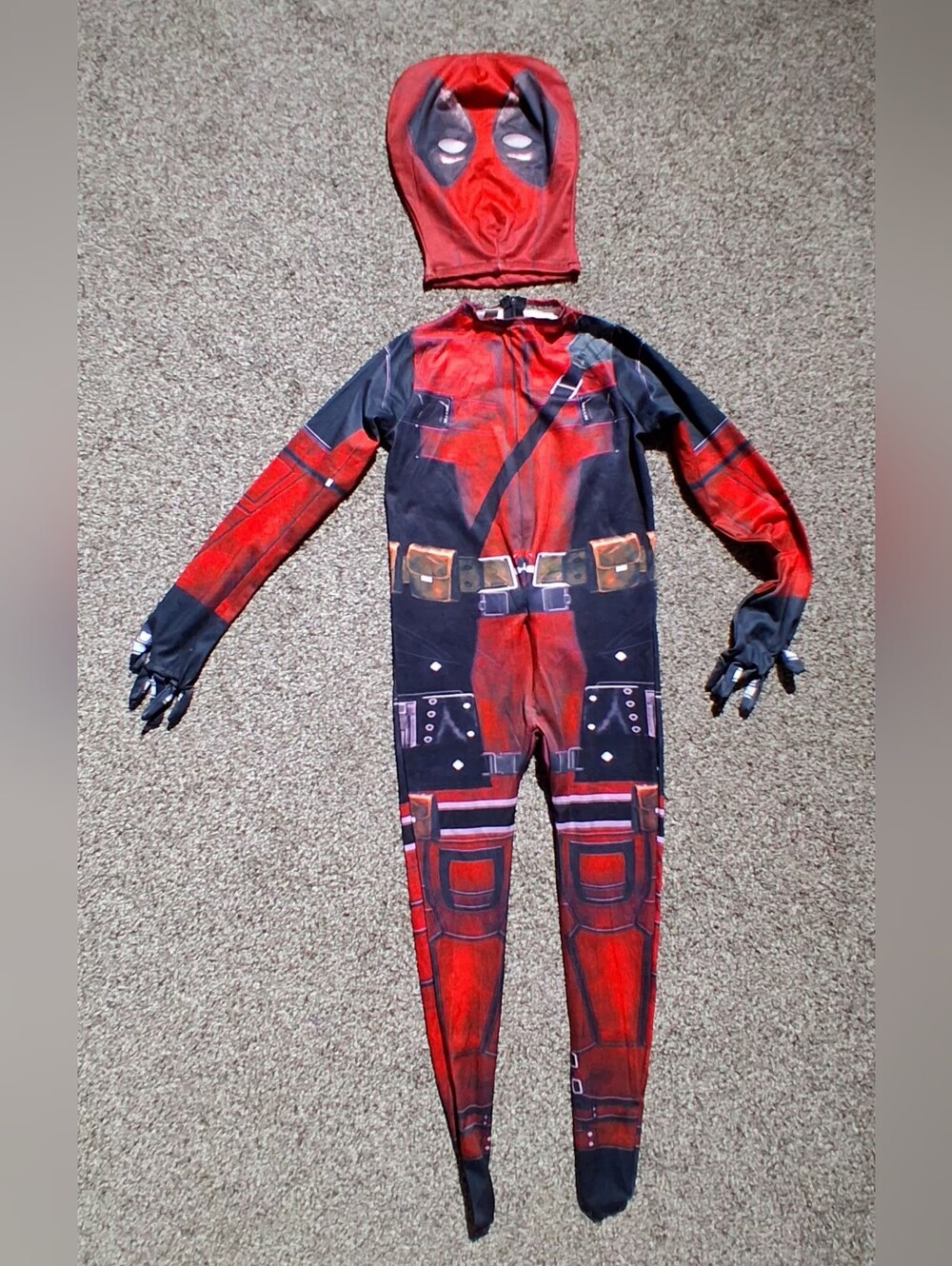 NWOT-Size 4-5T- Kids Red Superhero Costume with Mask